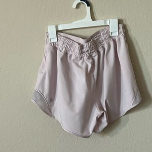 LULU SHORTS IN STRAWBERRY MILKSHAKE